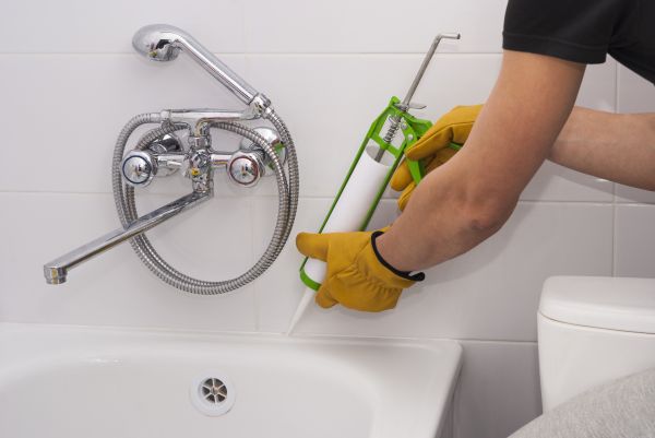 Bathtub Caulking in Huntersville
